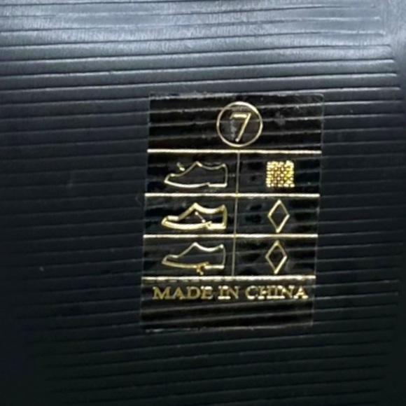 PinUp Couture Black Retro Heels - Picture 13 of 15